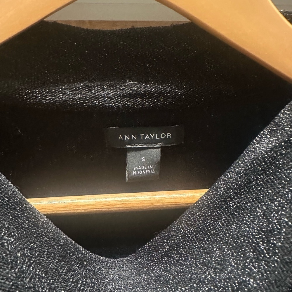 Ann Taylor Black Shimmer Draped Sleeveless Top - Picture 2 of 4
